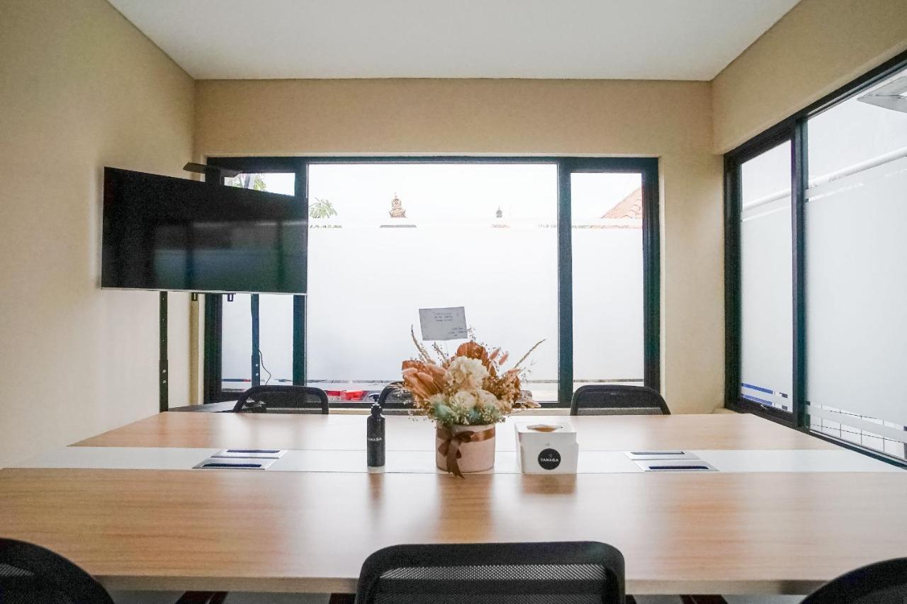 Tanaga Coliving Hotel Семиняк Екстериор снимка
